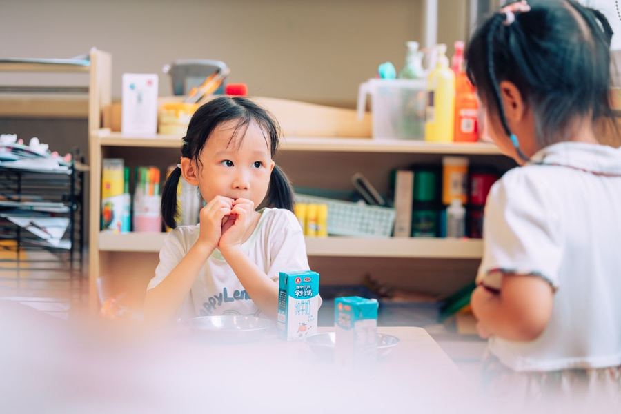 孩子参与课堂互动